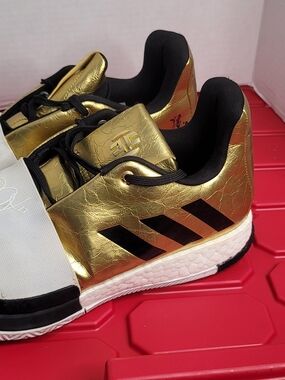 ADIDAS JAMES HARDEN VOL. 3 IMMA STAR SIZE 9M No Insoles.